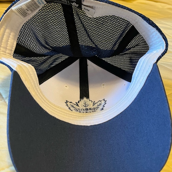 Toronto maple leafs adidas hat men’s small/medium navy outdoor game - Picture 4 of 9